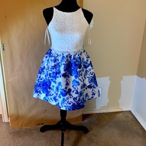 Philly girls dress like new. Size 14